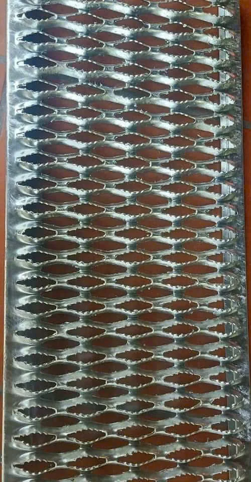 Cận cảnh mặt lưới sàn thao tác